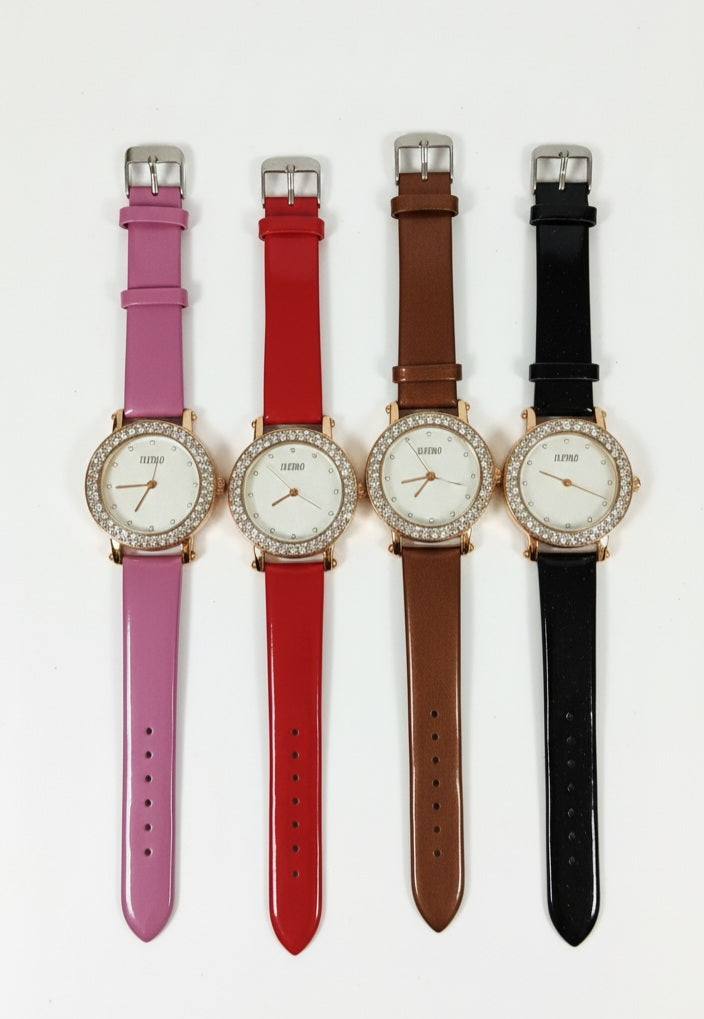 Crystal Leather Strap Watch – Elegant Women’s Timepiece