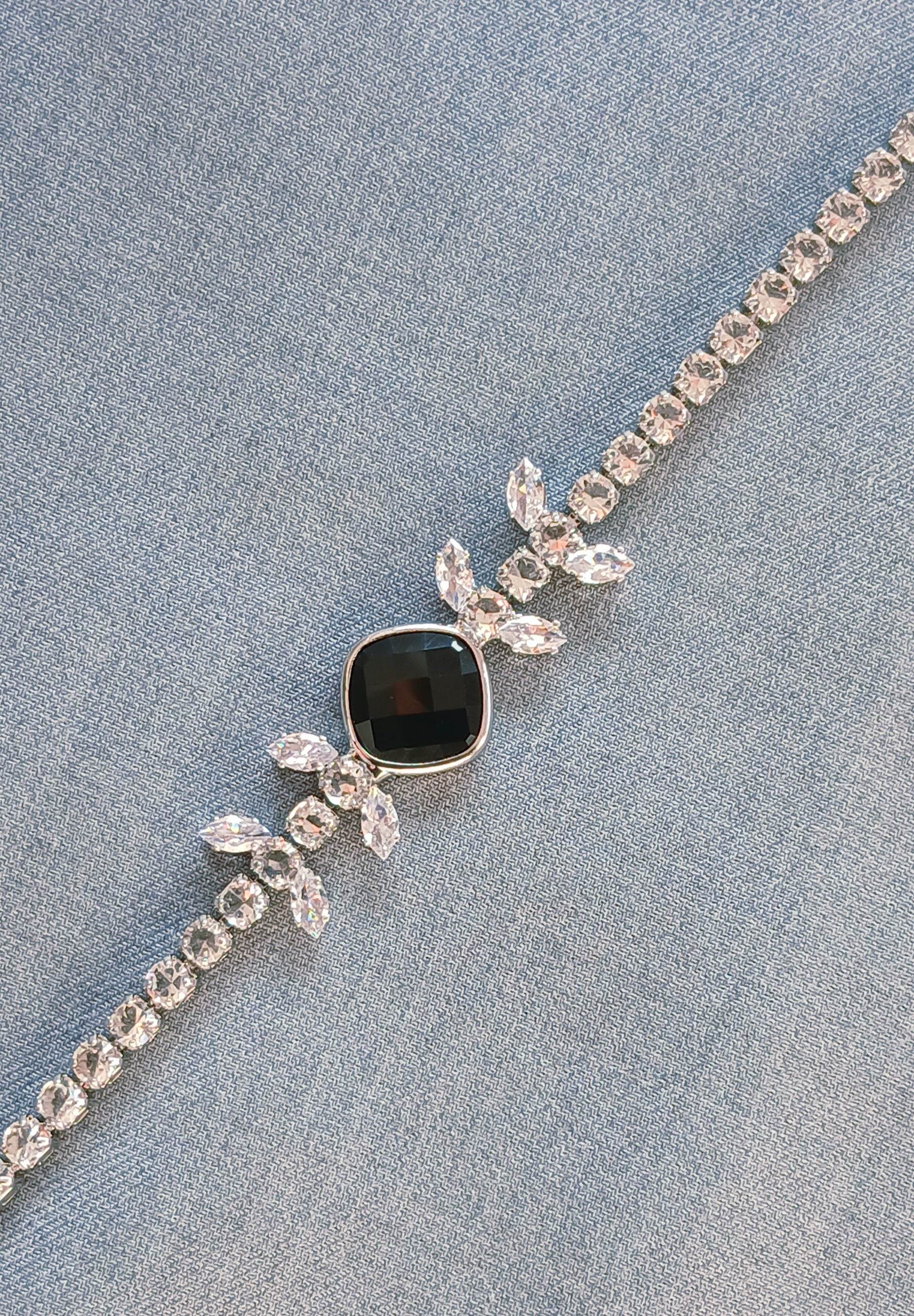 Luxury Floral Crystal Stone Bracelet – Premium Rhinestone Chain