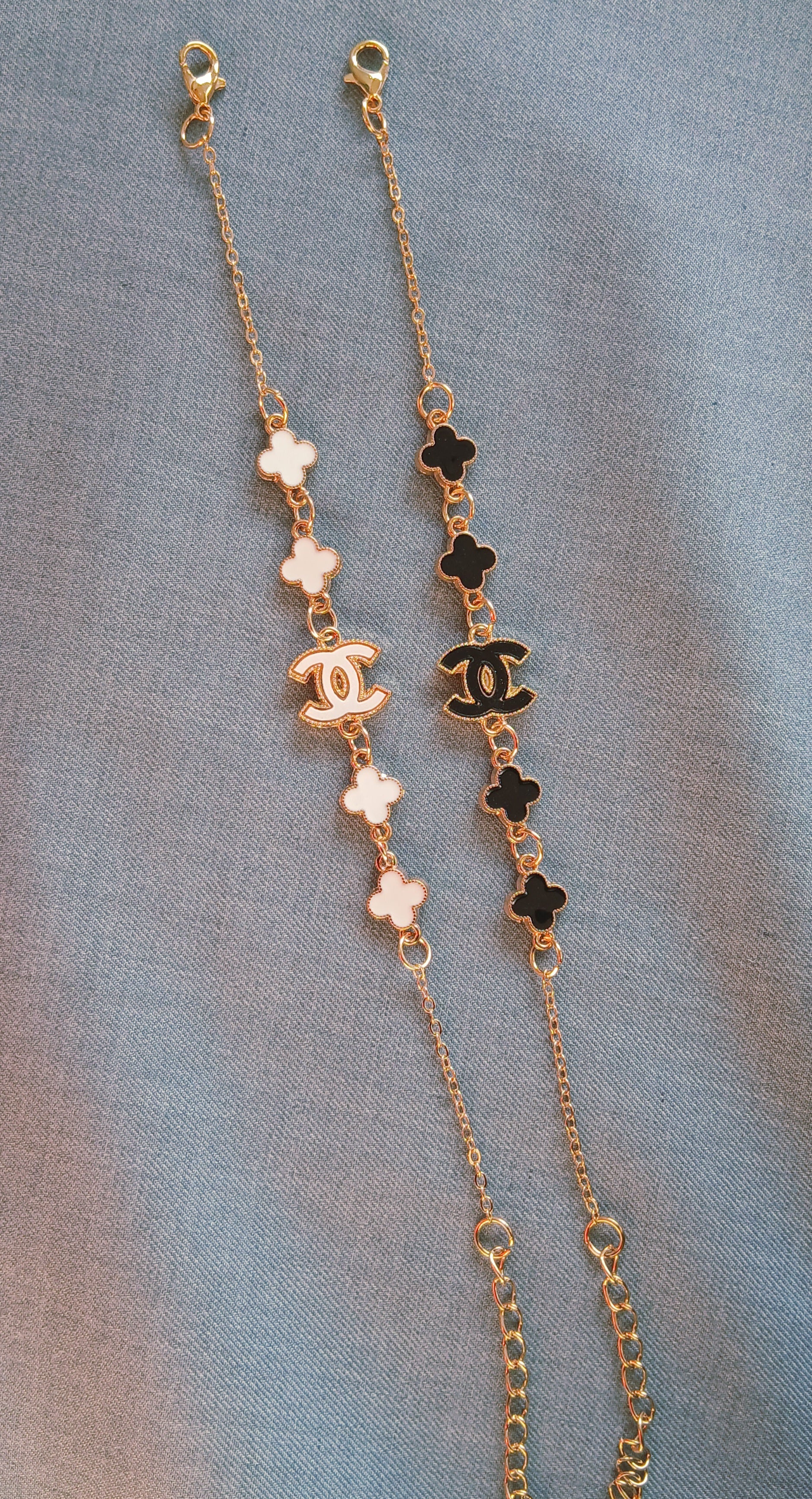 Chanel-Inspired Clover Charm Bracelet – Artificial Fashion Jewelry | Premium Gold-Tone Design