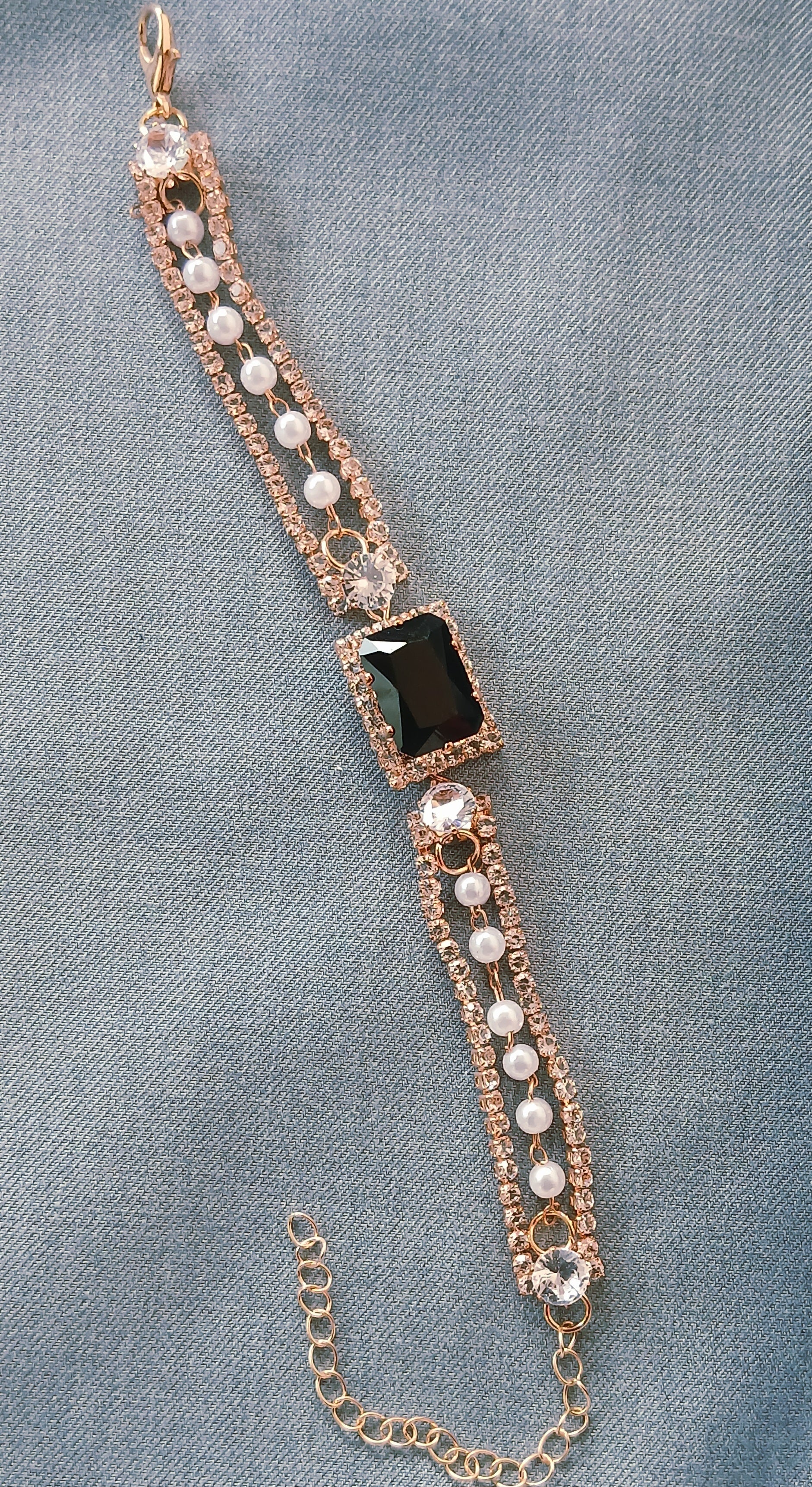 Luxury Crystal & Pearl Bracelet for Women – Elegant Rhinestone Chain Bracelet