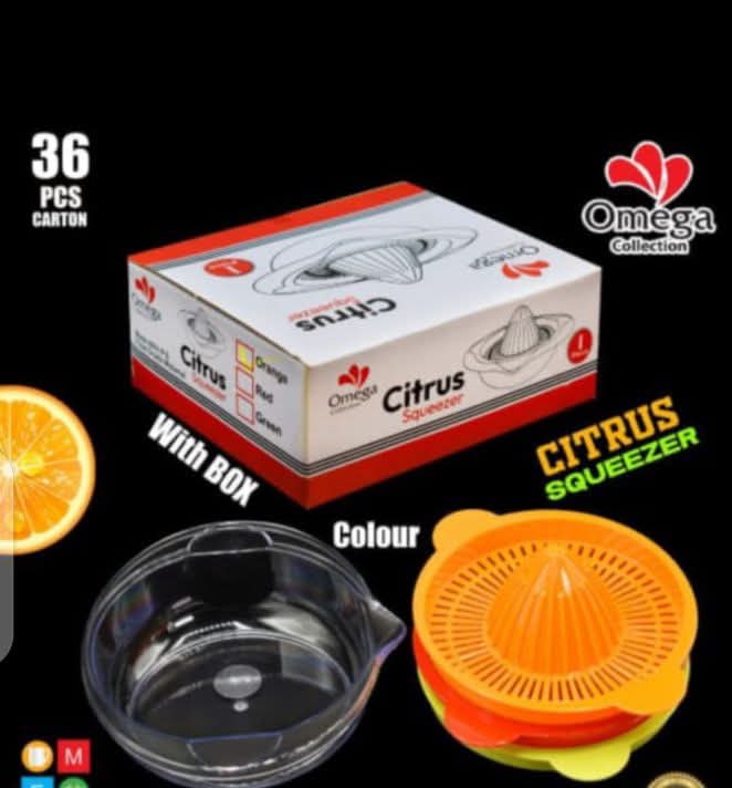 Manual Citrus Juicer | Lemon & Orange Squeezer with Built-In Strainer