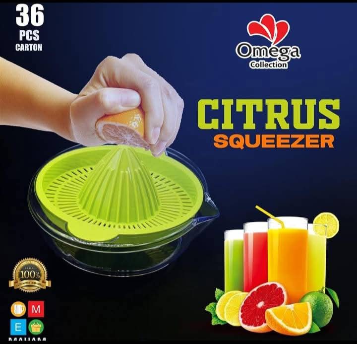Manual Citrus Juicer | Lemon & Orange Squeezer with Built-In Strainer