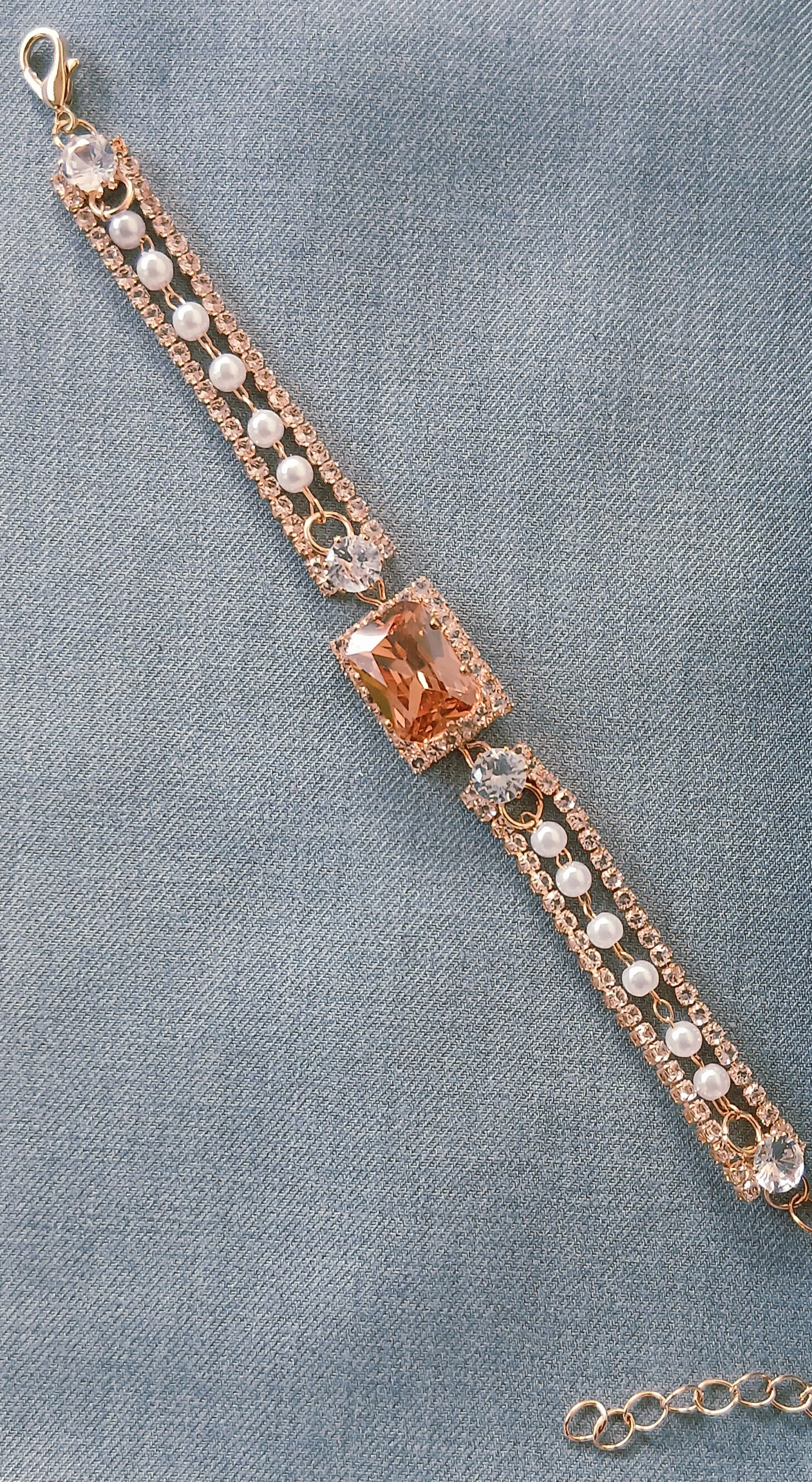 Luxury Crystal & Pearl Bracelet for Women – Elegant Rhinestone Chain Bracelet