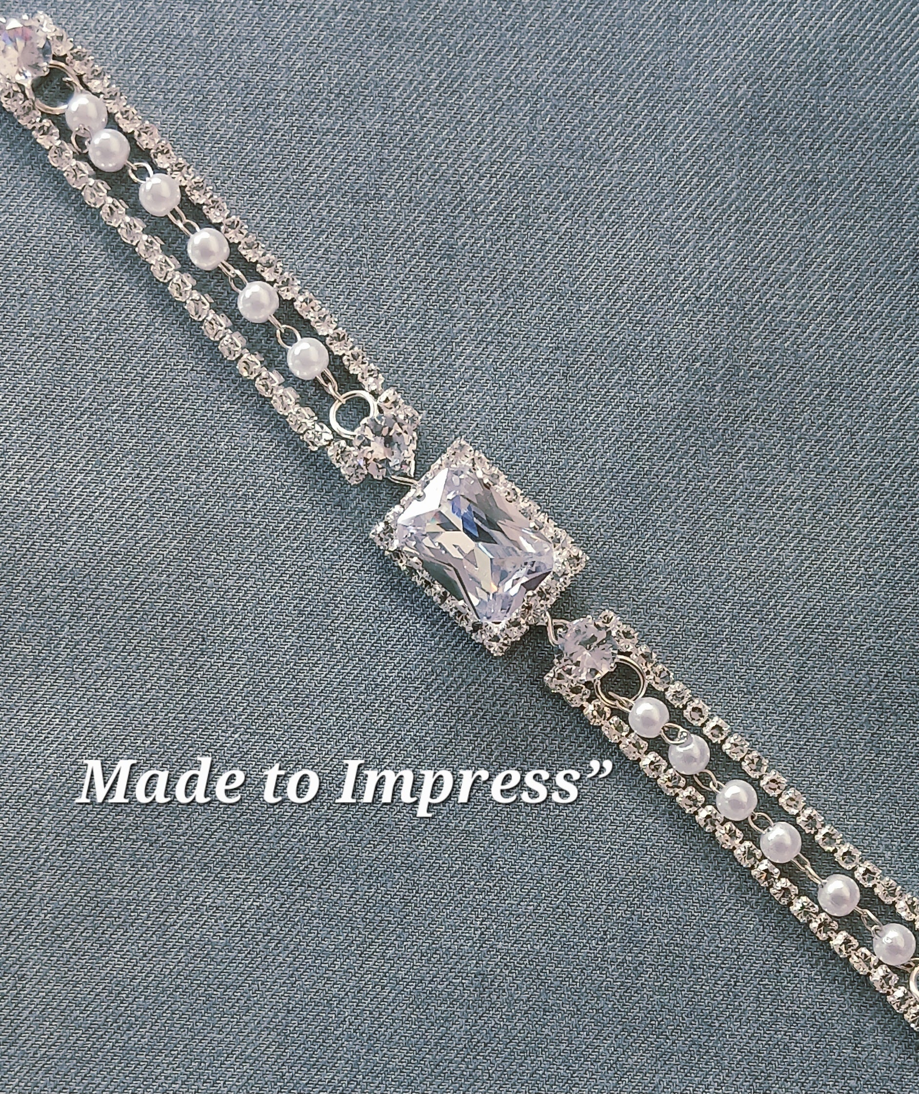 Luxury Crystal & Pearl Bracelet for Women – Elegant Rhinestone Chain Bracelet