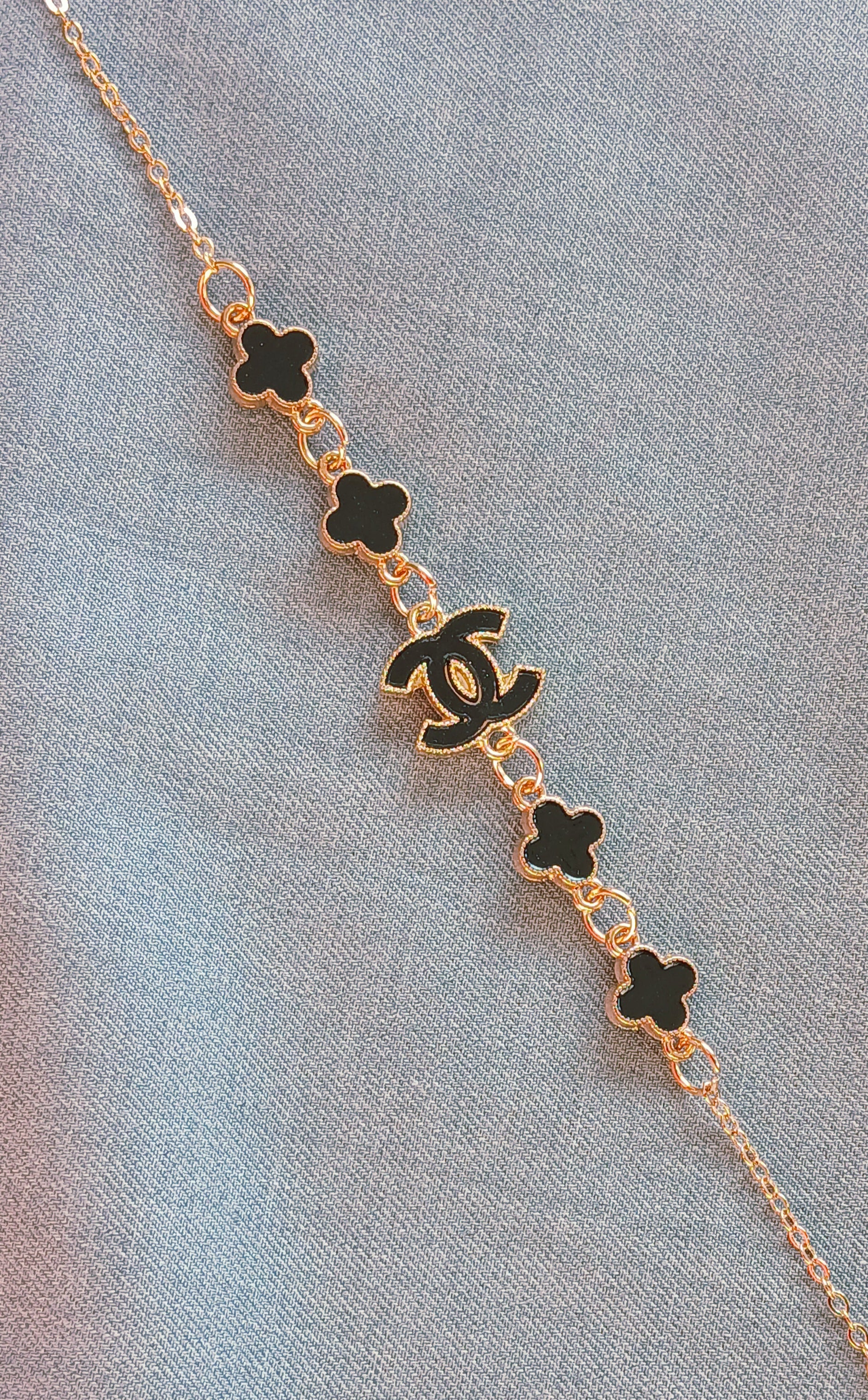 Chanel-Inspired Clover Charm Bracelet – Artificial Fashion Jewelry | Premium Gold-Tone Design