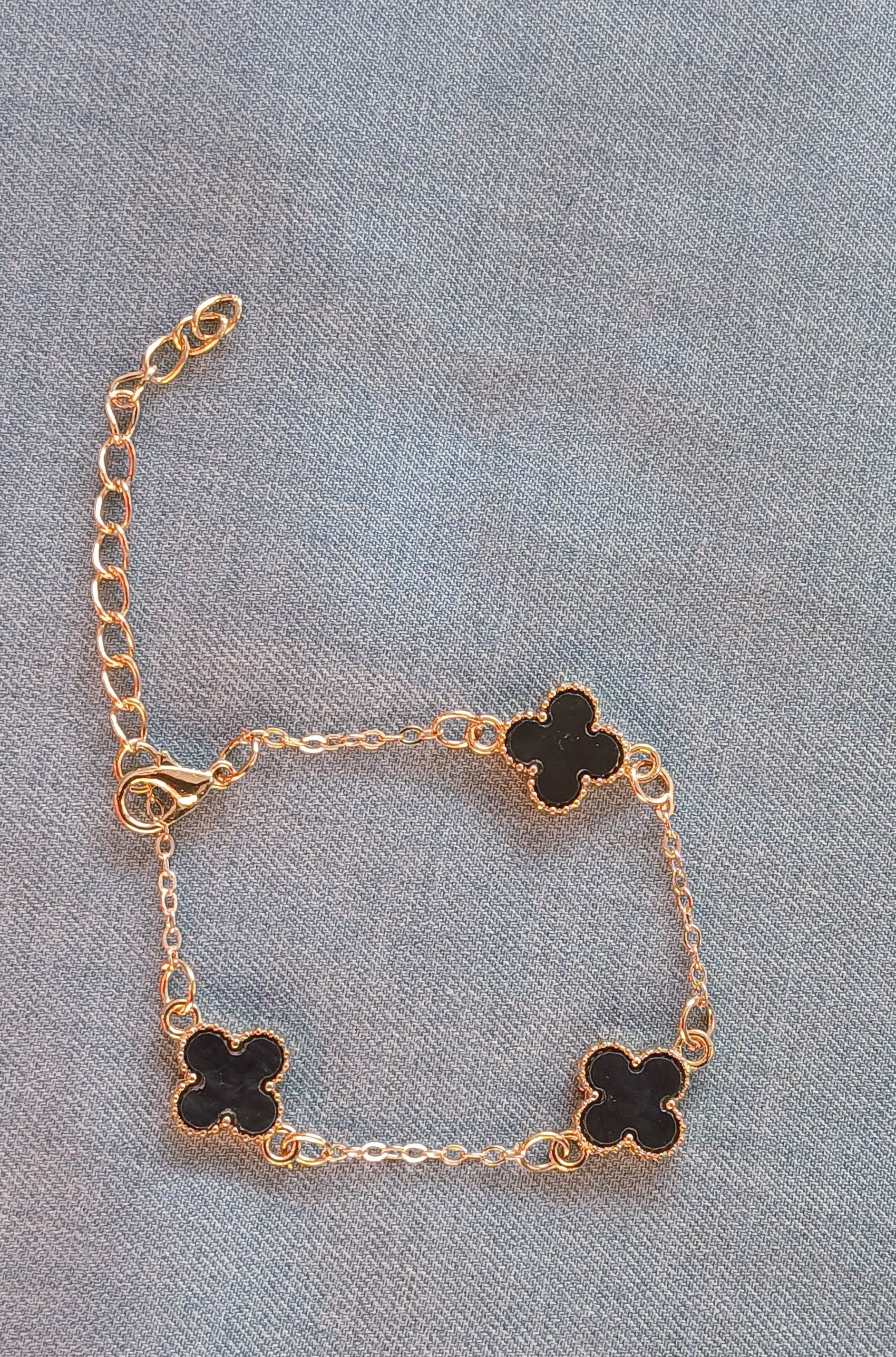 Chanel-Inspired Clover Charm Bracelet – Artificial Fashion Jewelry | Premium Gold-Tone Design
