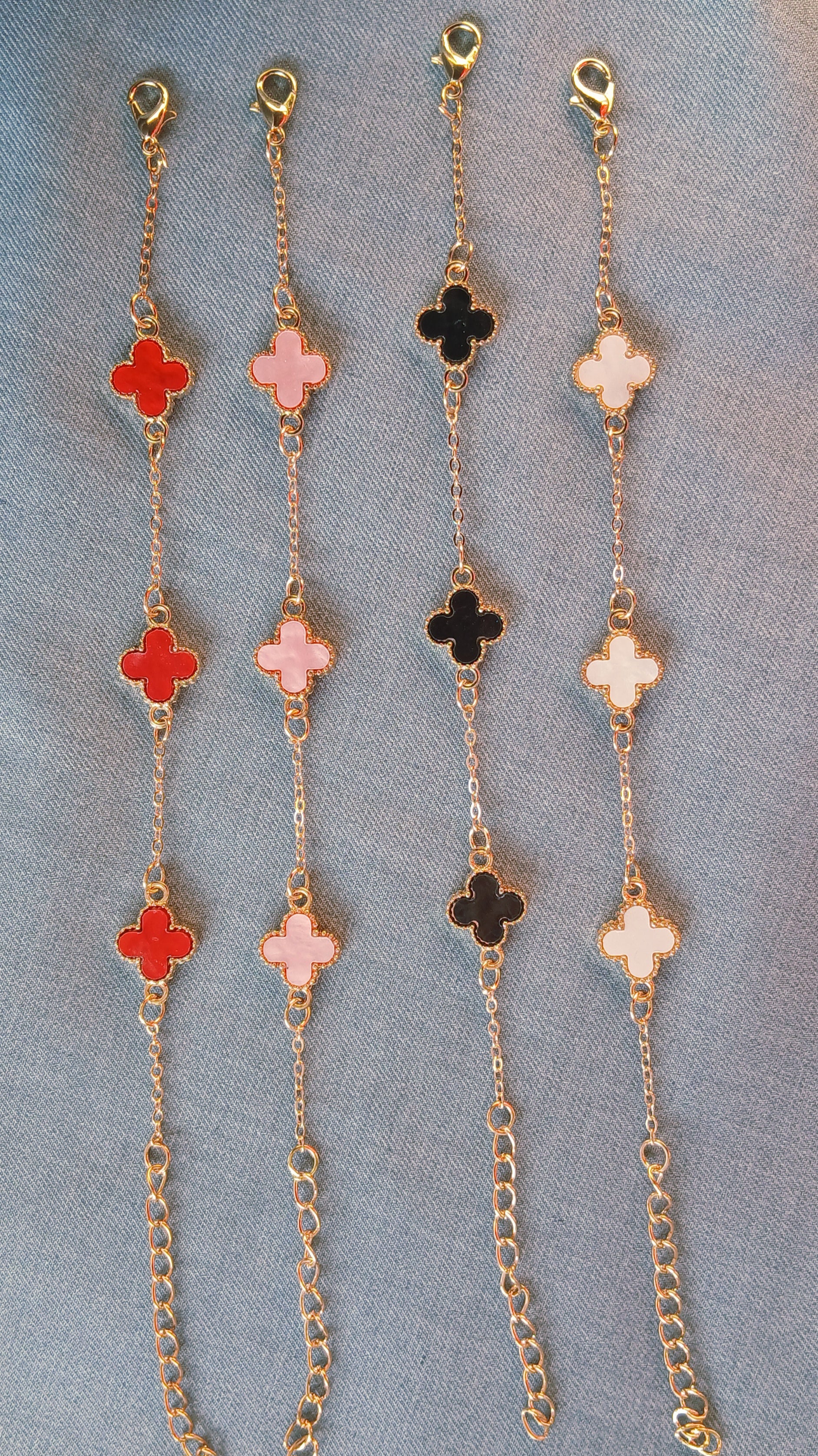 Chanel-Inspired Clover Charm Bracelet – Artificial Fashion Jewelry | Premium Gold-Tone Design